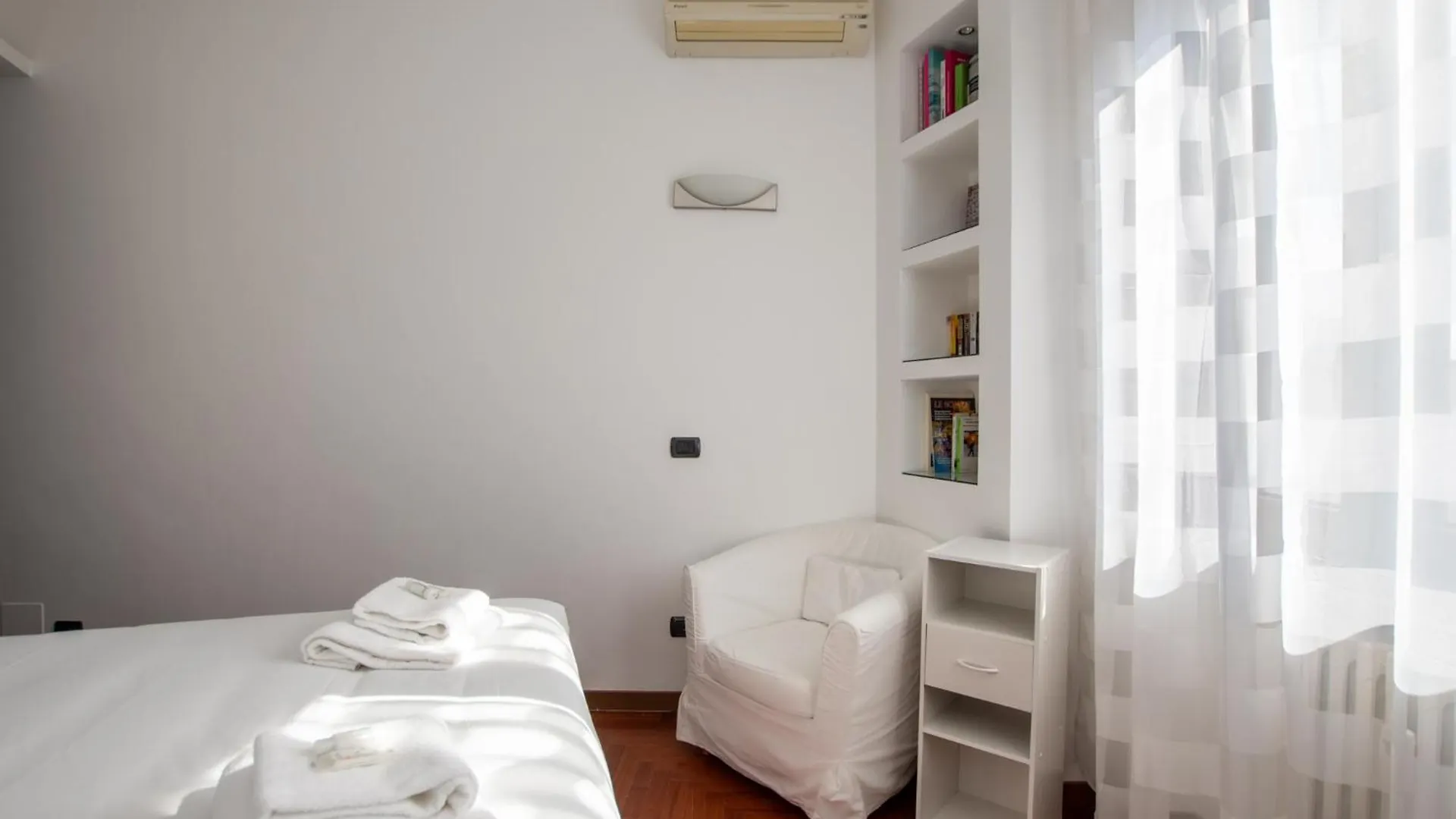 Cadibona 16 - Calvairate District Apartment Milan
