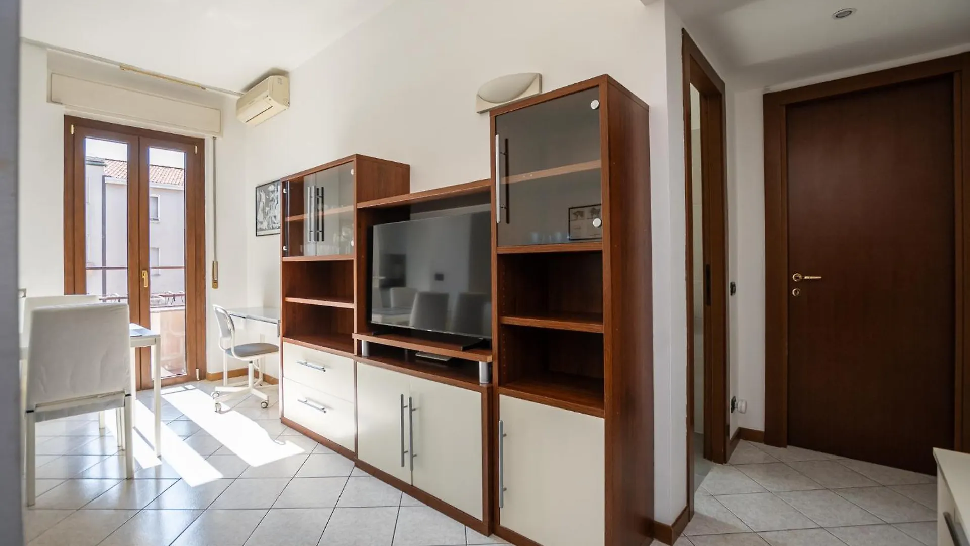Cadibona 16 - Calvairate District Apartment Milan