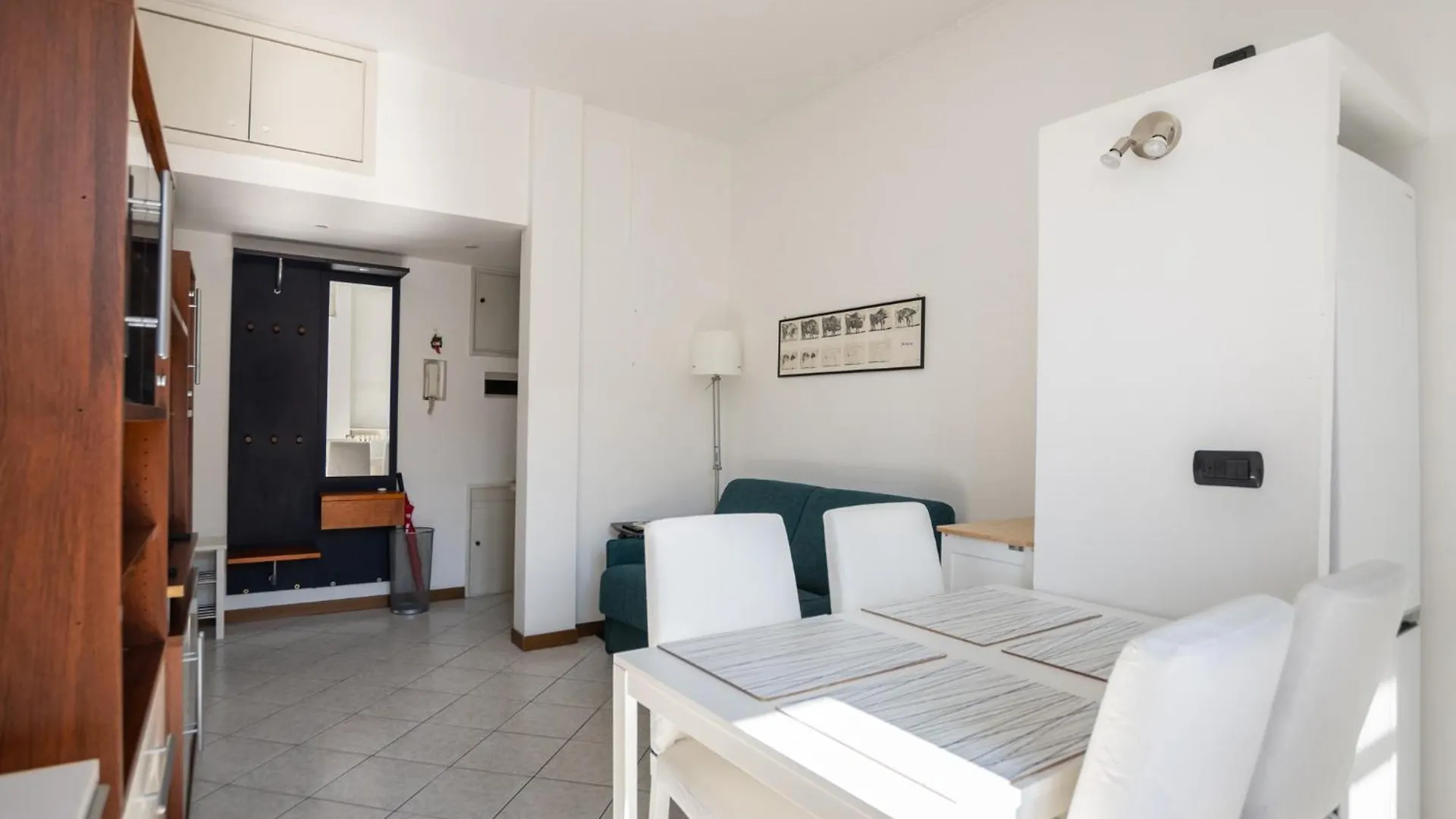 Cadibona 16 - Calvairate District Apartment Milan Italy